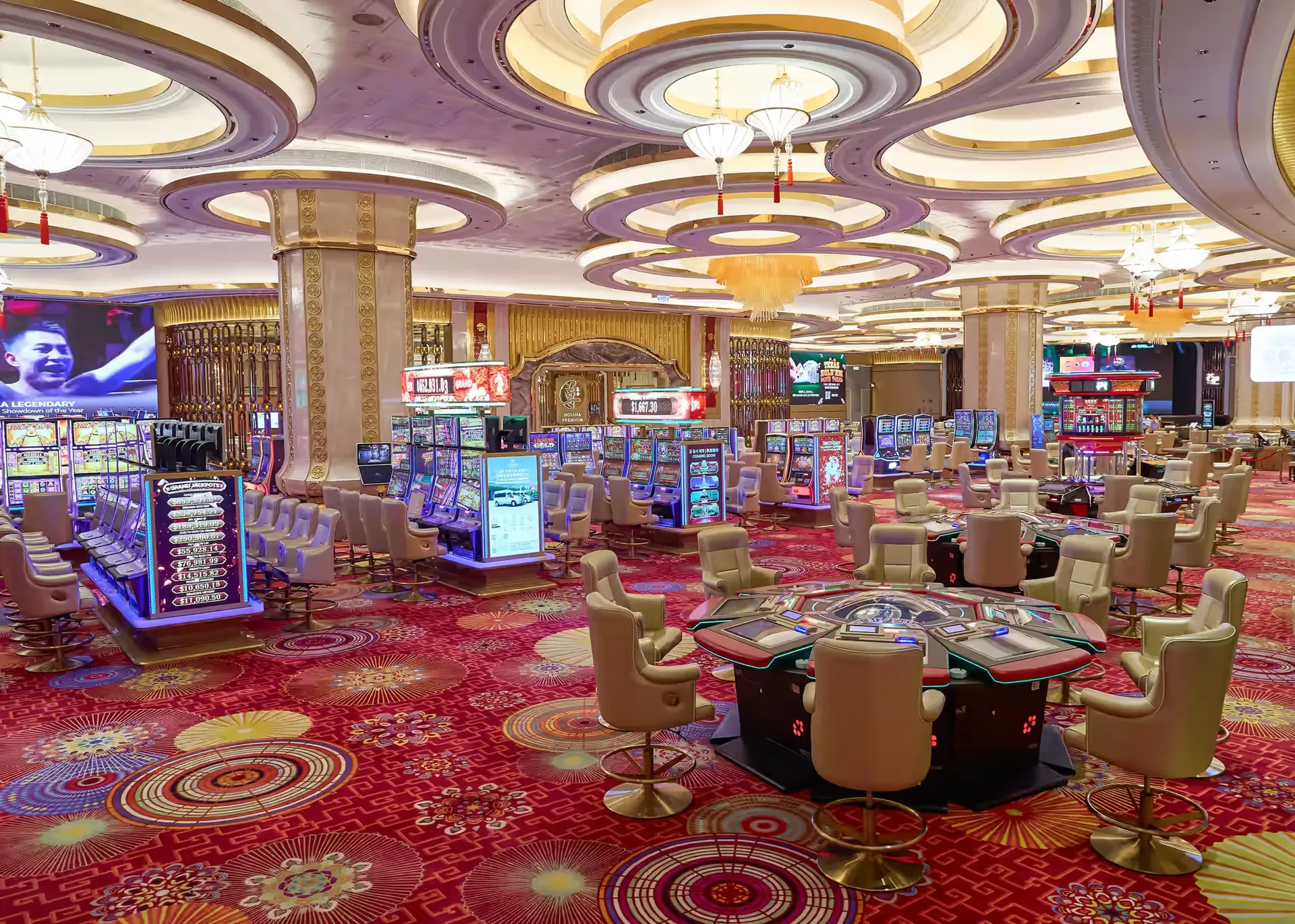 Hoiana casino interior