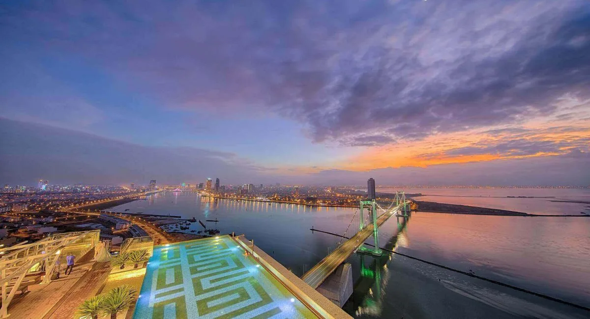 24K golden infinity pool